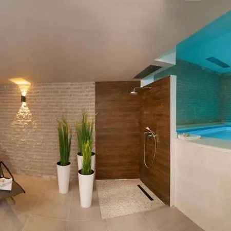 Deluxe 1 6 Beautiful Bedrooms - Sea Front Private Pools - Sauna Villa Trogir