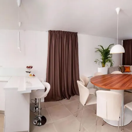 Villa Deluxe 1 6 Beautiful Bedrooms - Sea Front Private Pools - Sauna Trogir