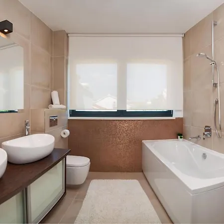 Deluxe 1 6 Beautiful Bedrooms - Sea Front Private Pools - Sauna * Trogir