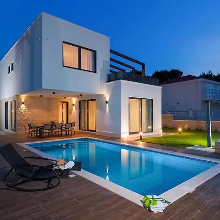 Deluxe 1 6 Beautiful Bedrooms - Sea Front Private Pools - Sauna Villa Trogir