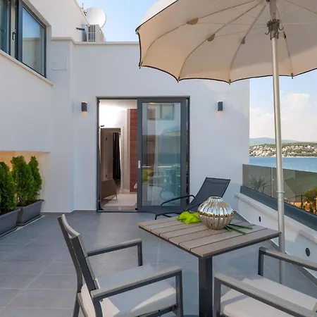 Villa Deluxe 1 6 Beautiful Bedrooms - Sea Front Private Pools - Sauna