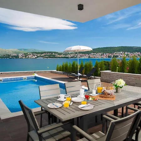 Villa Deluxe 1 6 Beautiful Bedrooms - Sea Front Private Pools - Sauna *