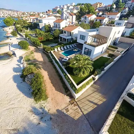 Deluxe 1 6 Beautiful Bedrooms - Sea Front Private Pools - Sauna * Trogir