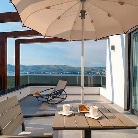 Deluxe 1 6 Beautiful Bedrooms - Sea Front Private Pools - Sauna فيلة تروغير