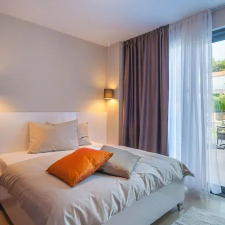 Deluxe 1 6 Beautiful Bedrooms - Sea Front Private Pools - Sauna * تروغير