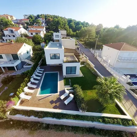 فيلة Deluxe 1 6 Beautiful Bedrooms - Sea Front Private Pools - Sauna